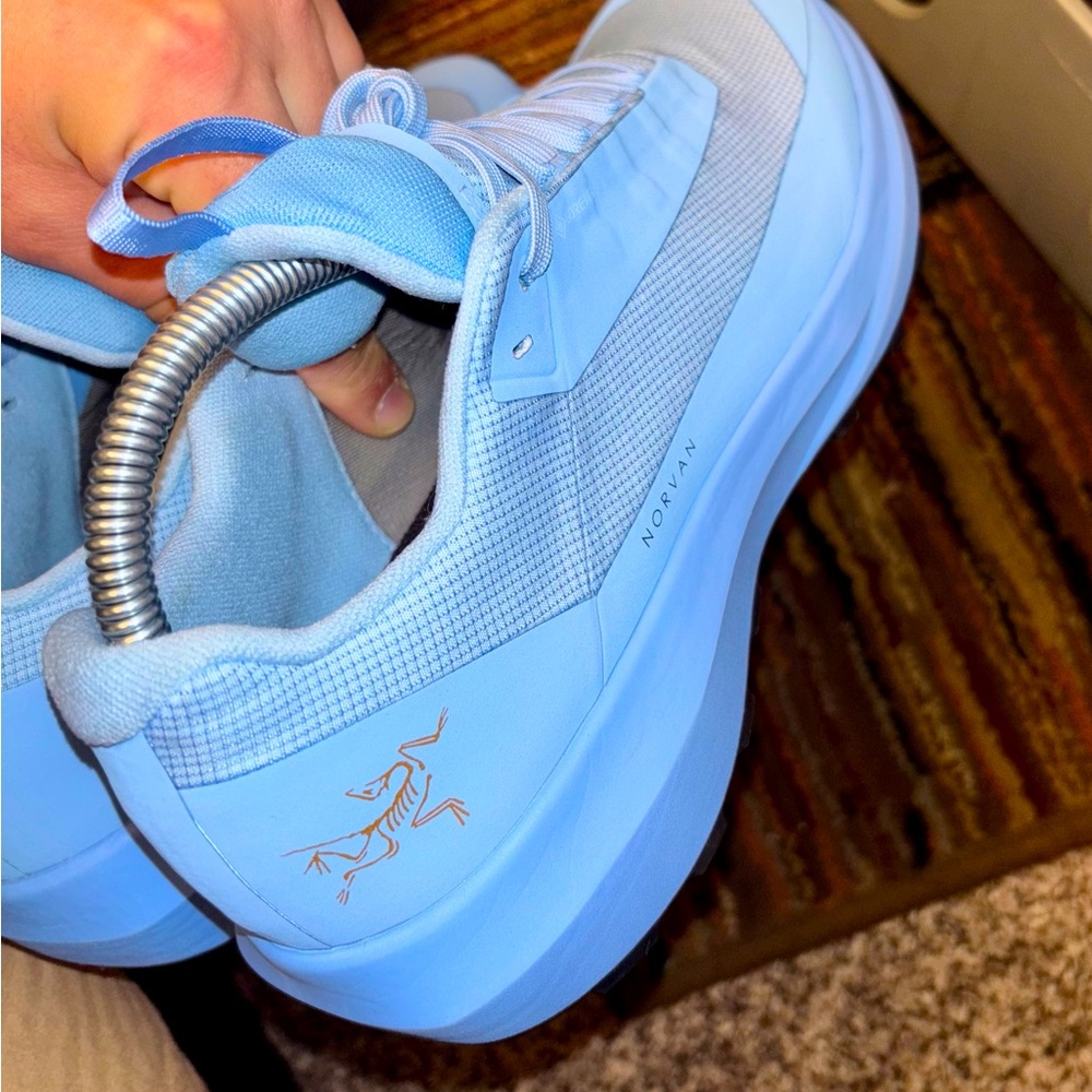 Arc'teryx Women's Norvan Vibrant Blue Athletic Shoes - Picture 9 of 16
